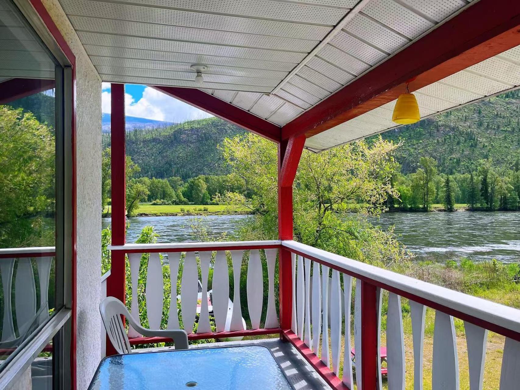 Rivermount Motel Little Fort Exteriér fotografie