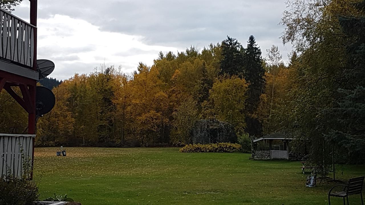 Rivermount Motel Little Fort Exteriér fotografie